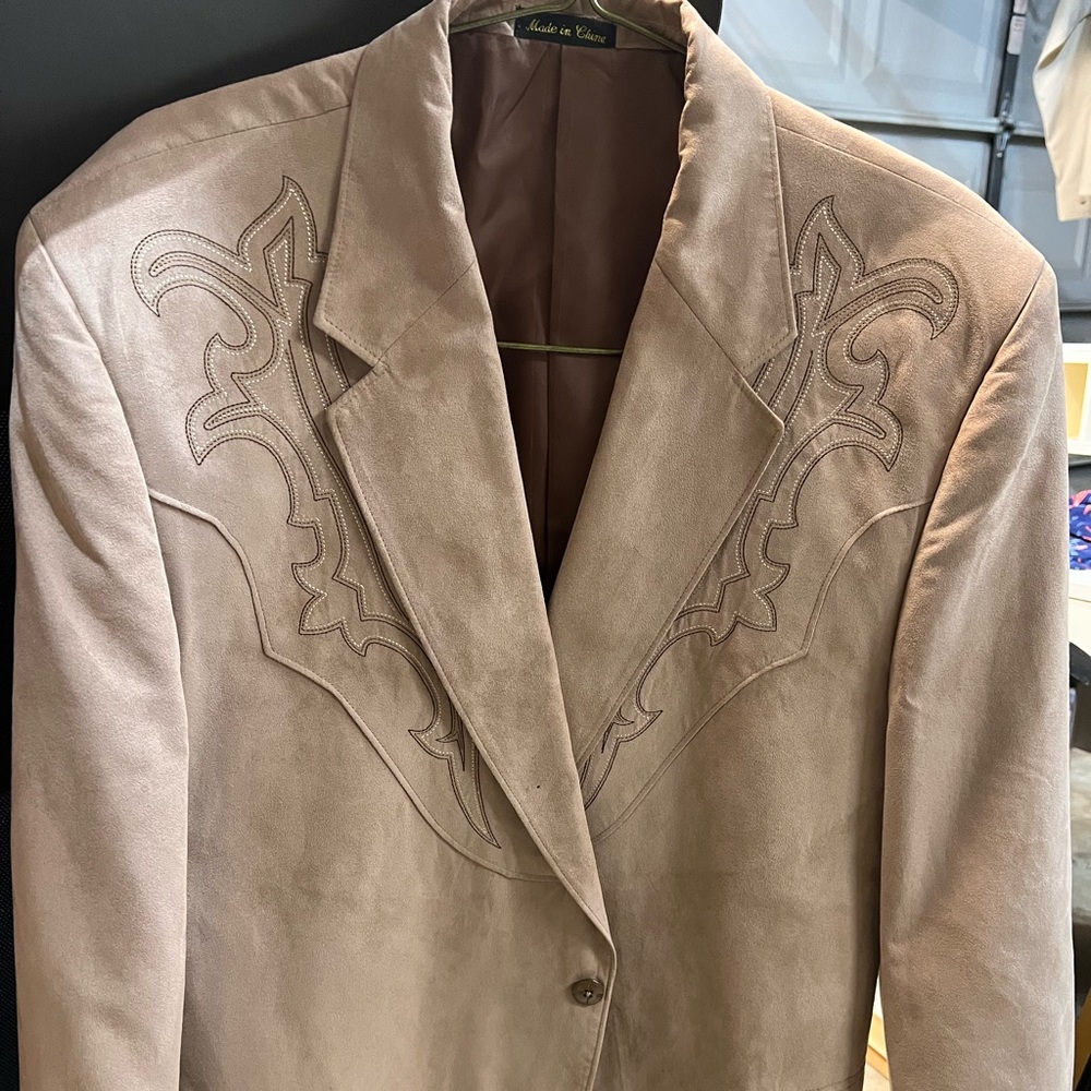 Fantastic leather look alike jacket. Size 48R
